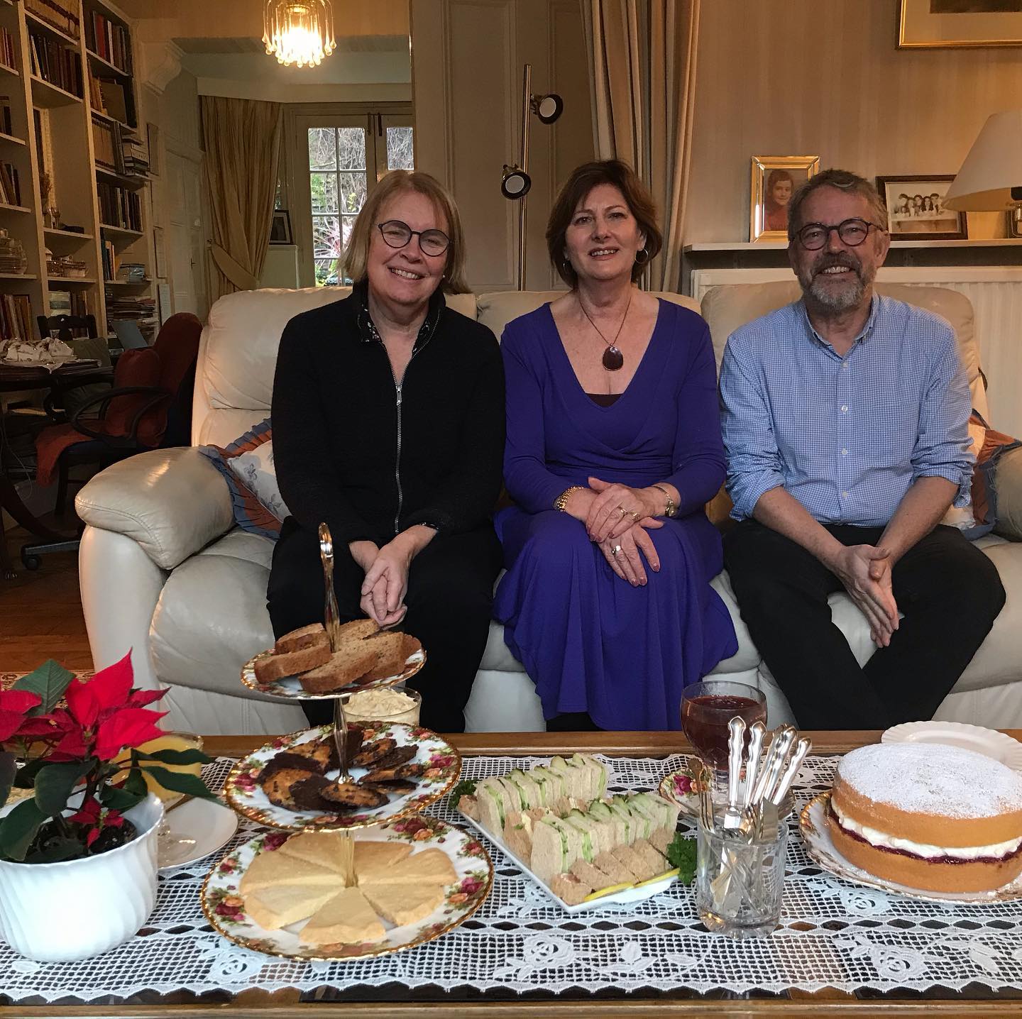 What a morning! A lesson about how to make a proper afternoon tea at wonderful mrs Giuliana Orme’s place. She’s a great teacher and a lovely host. #enturistilondon #afternoontealesson